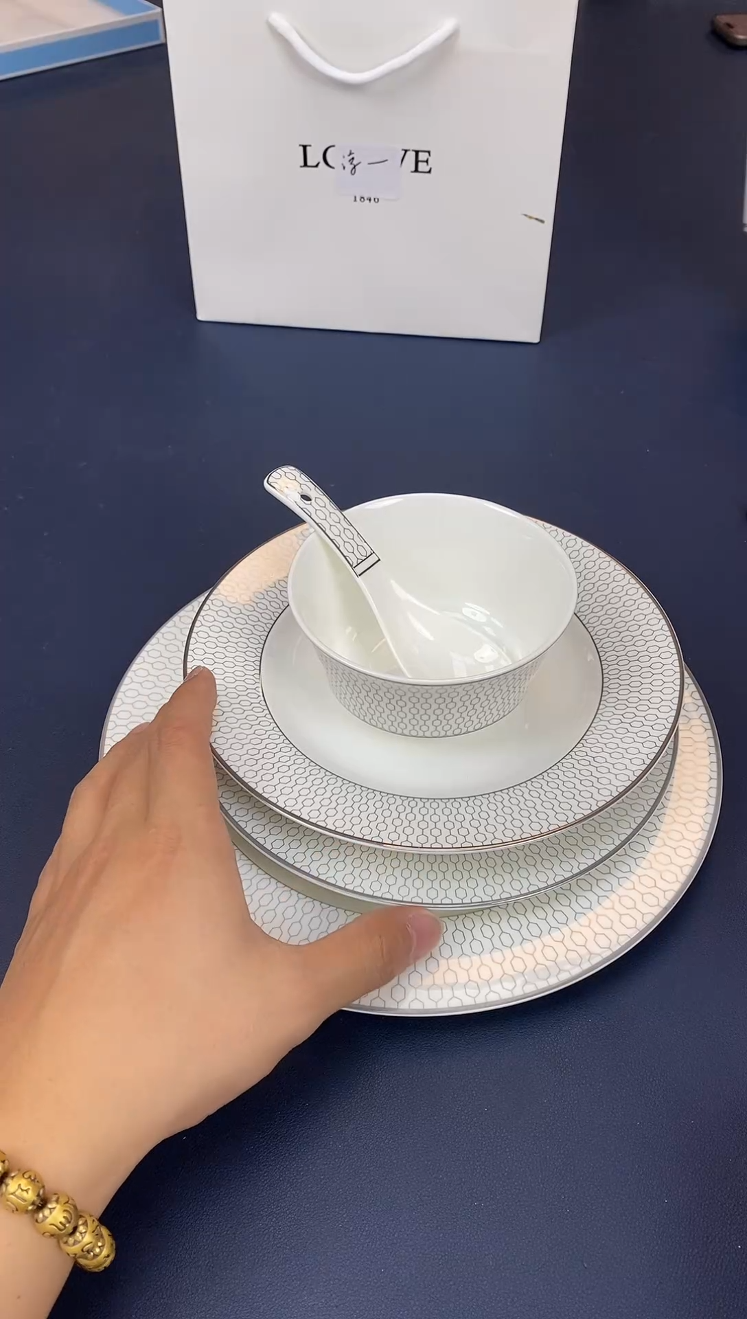瓷片老号重启，一漏到底@@H1723