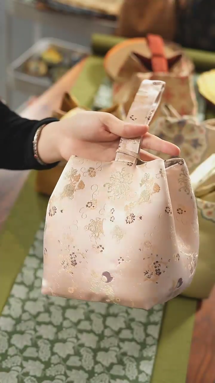 壶袋···········