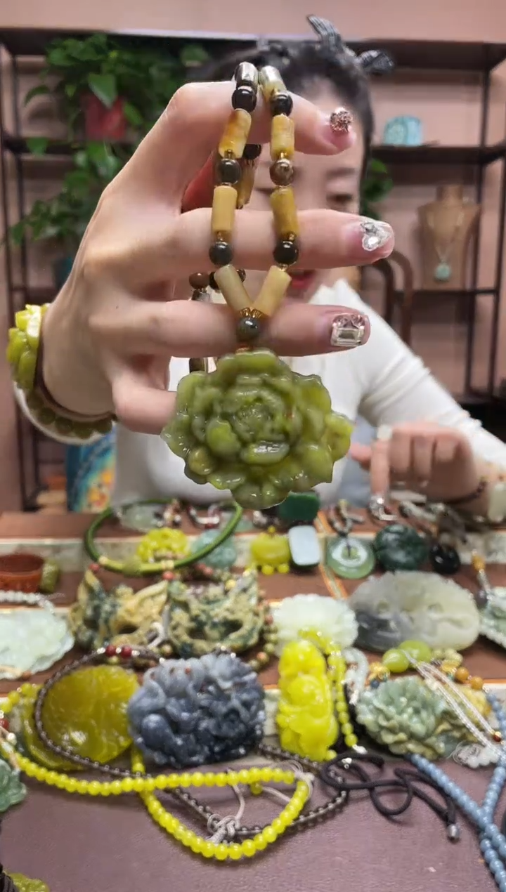 未镶嵌岫玉吊坠·1