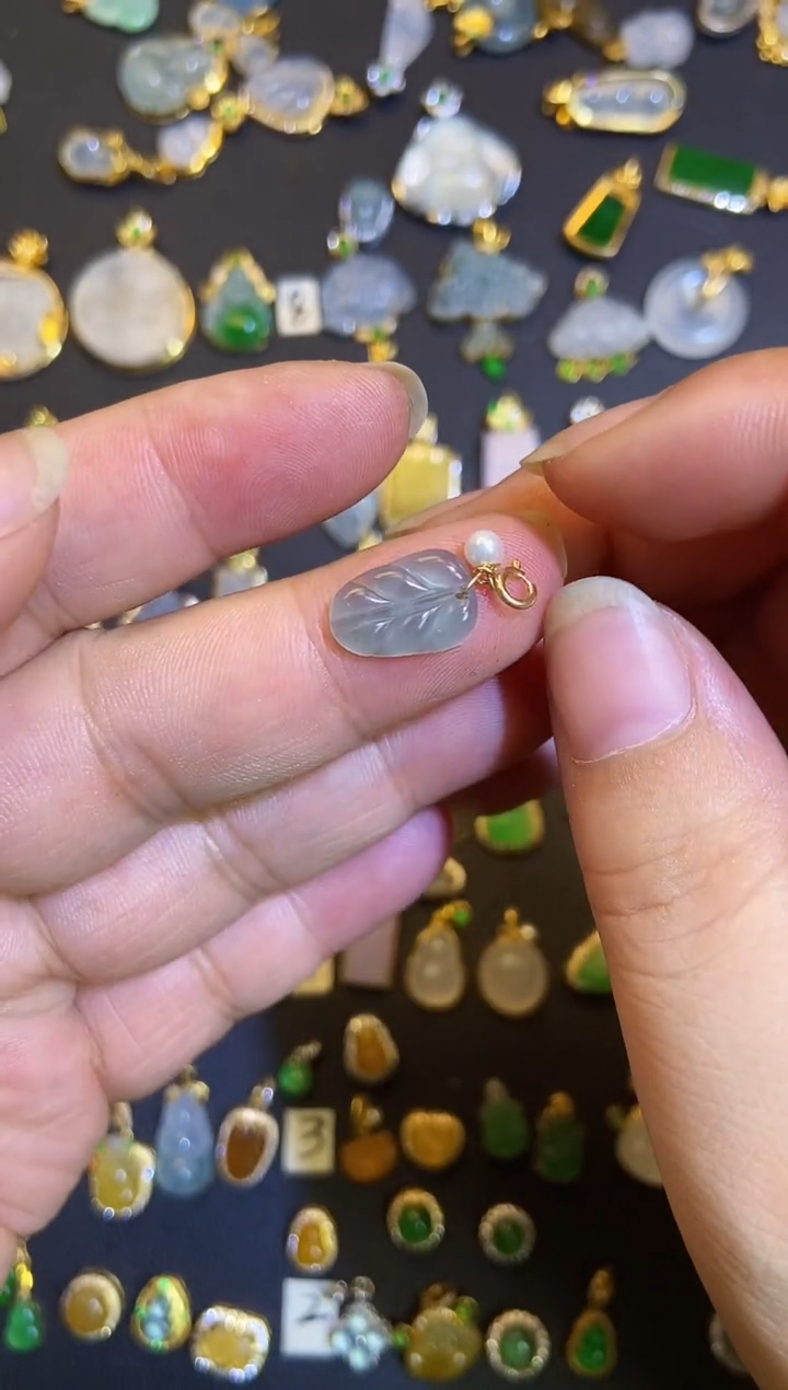 吊坠(不含链)18K金镶嵌翡翠1