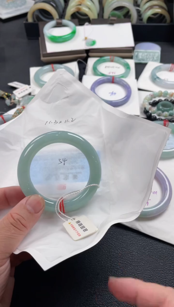 【闪购商品】翡翠手镯未镶嵌54圆条
