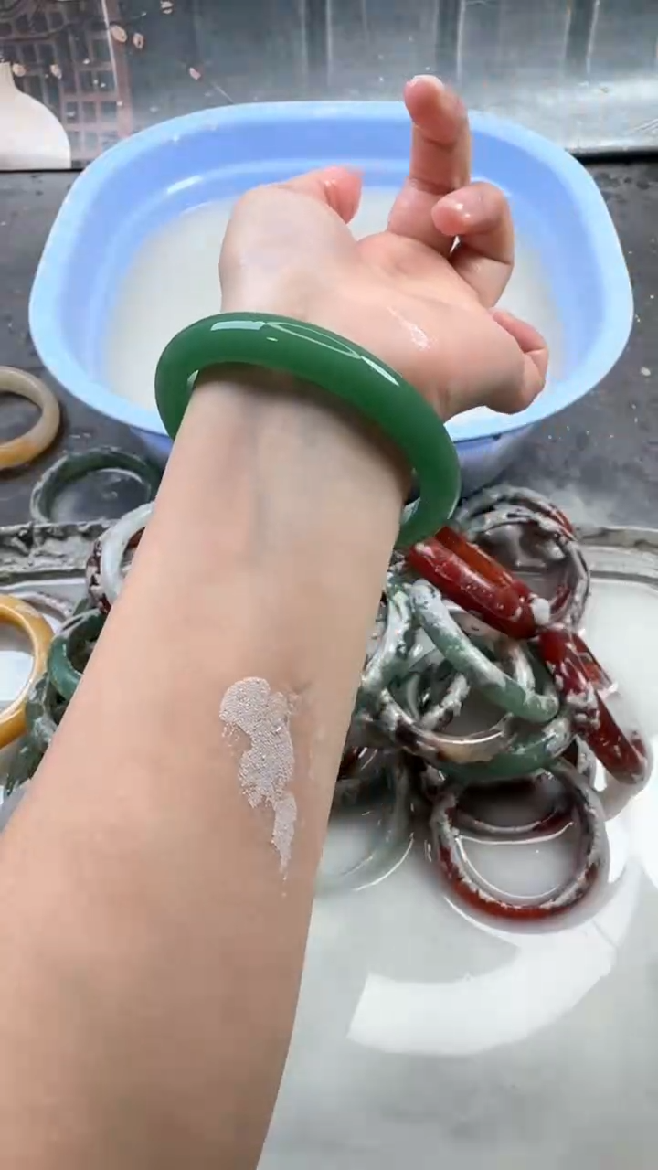 【闪购商品】石英质玉手镯未镶嵌72 64