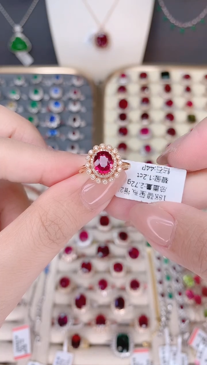 18K金镶嵌碧玺戒指碧玺1.2CT