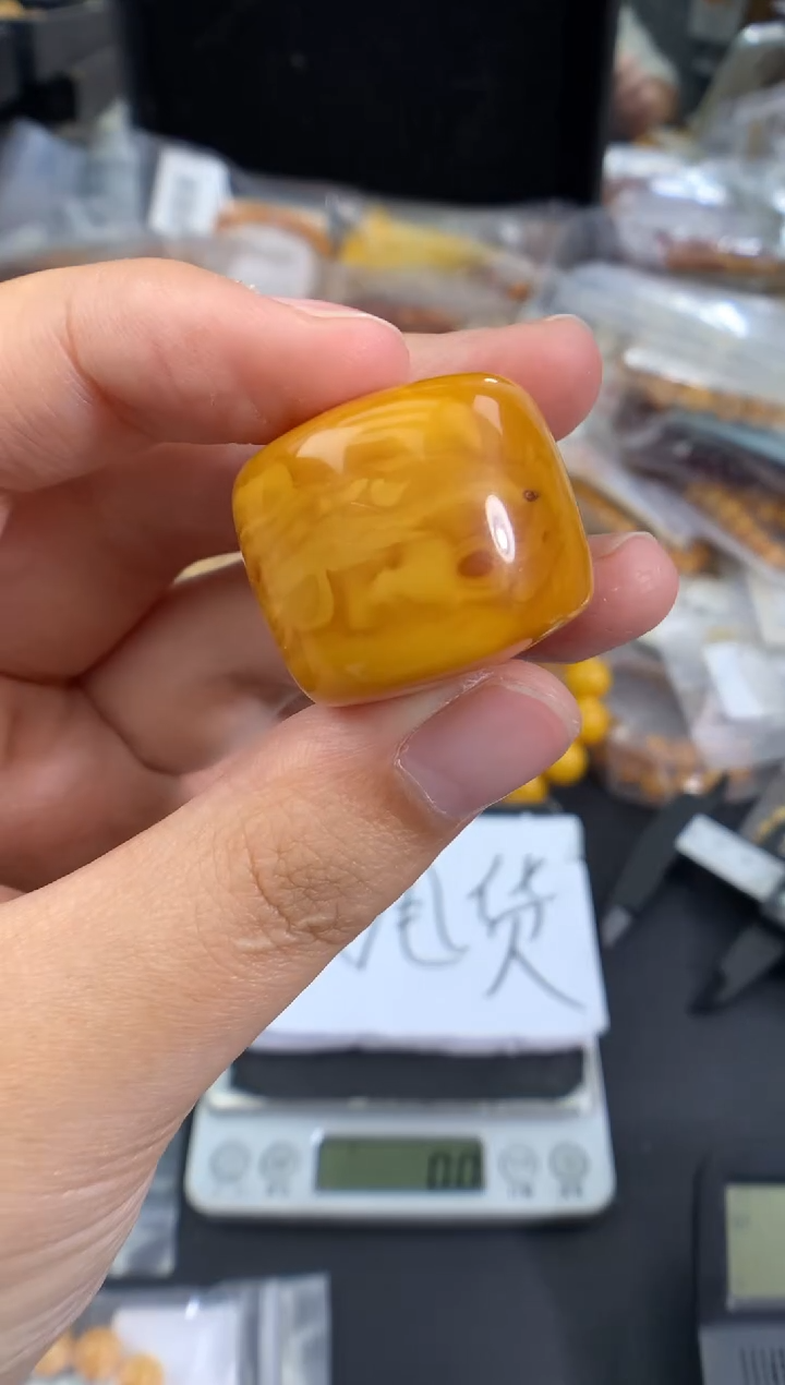 蜜蜡未镶嵌珠宝奇石1