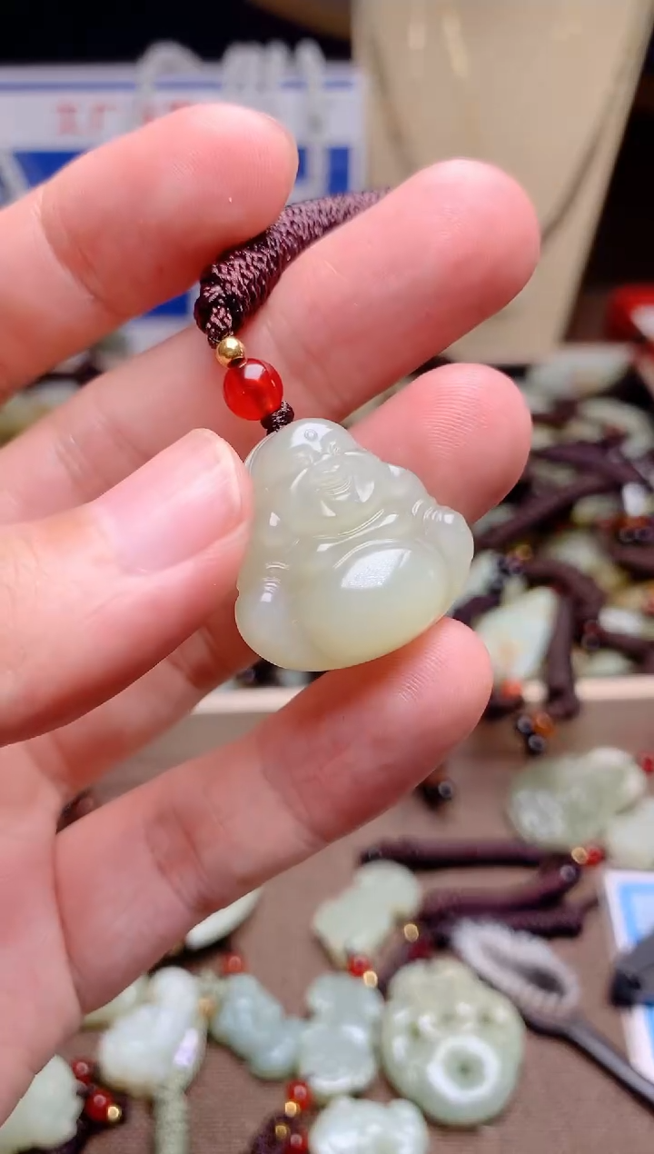 和田玉未镶嵌颈饰1