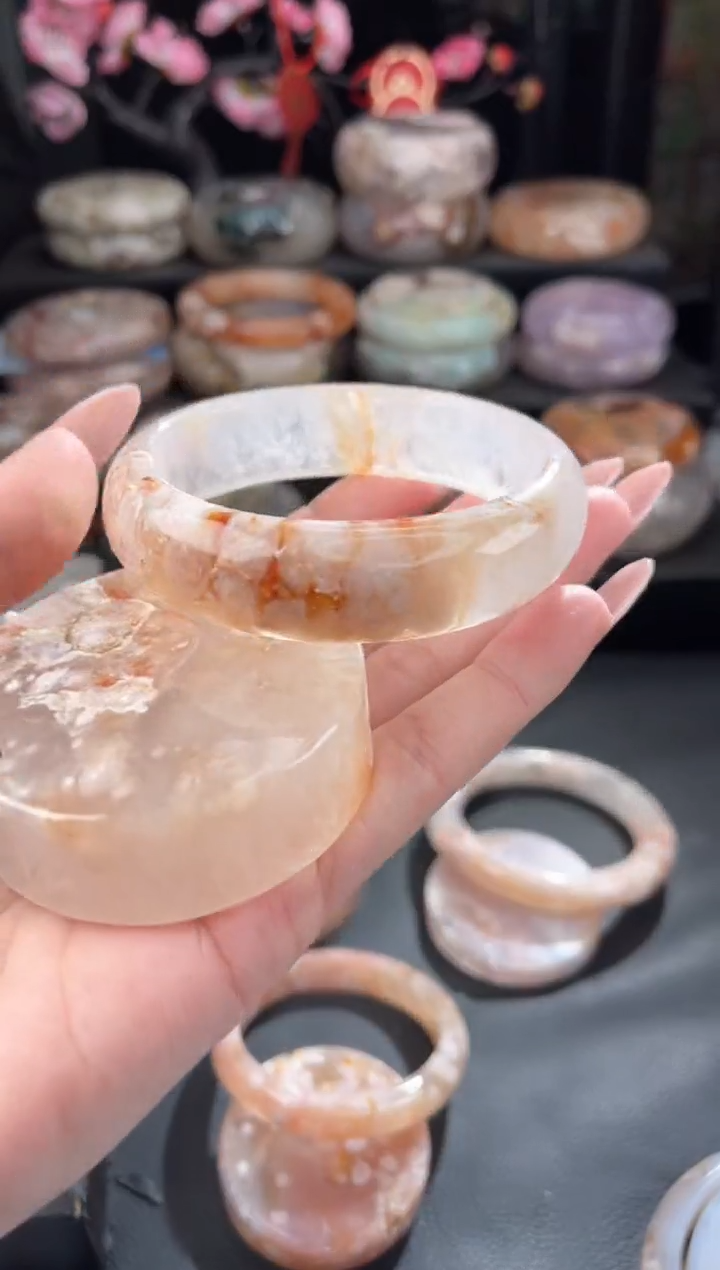 【闪购商品】石英质玉手镯未镶嵌58