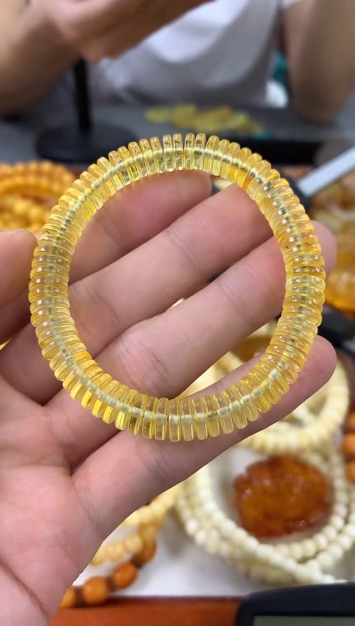 【闪购商品】琥珀裸石未镶嵌手串