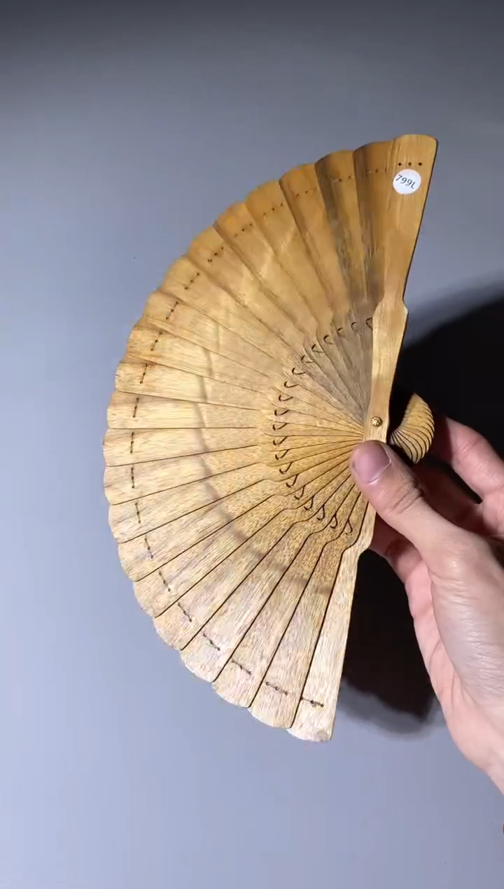 【闪购商品】金丝楠木雕799号15cm金丝楠木小叶桢楠扇子