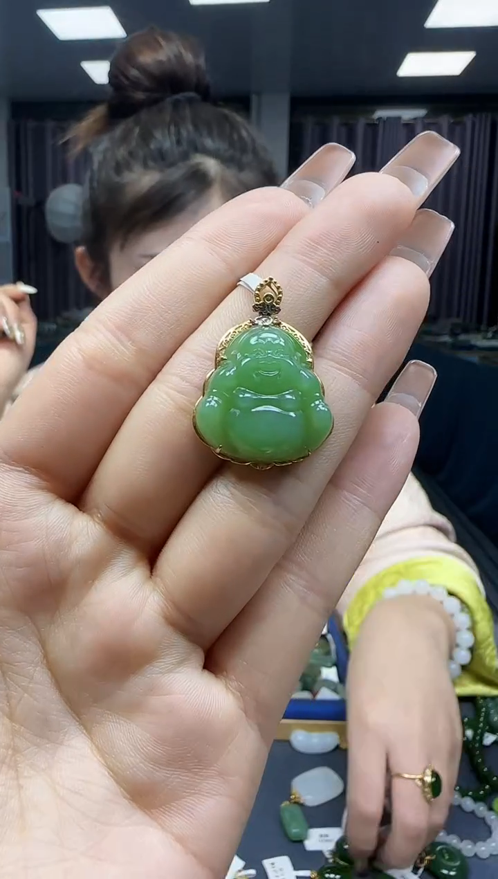 【闪购商品】和田玉挂件18K金镶嵌1