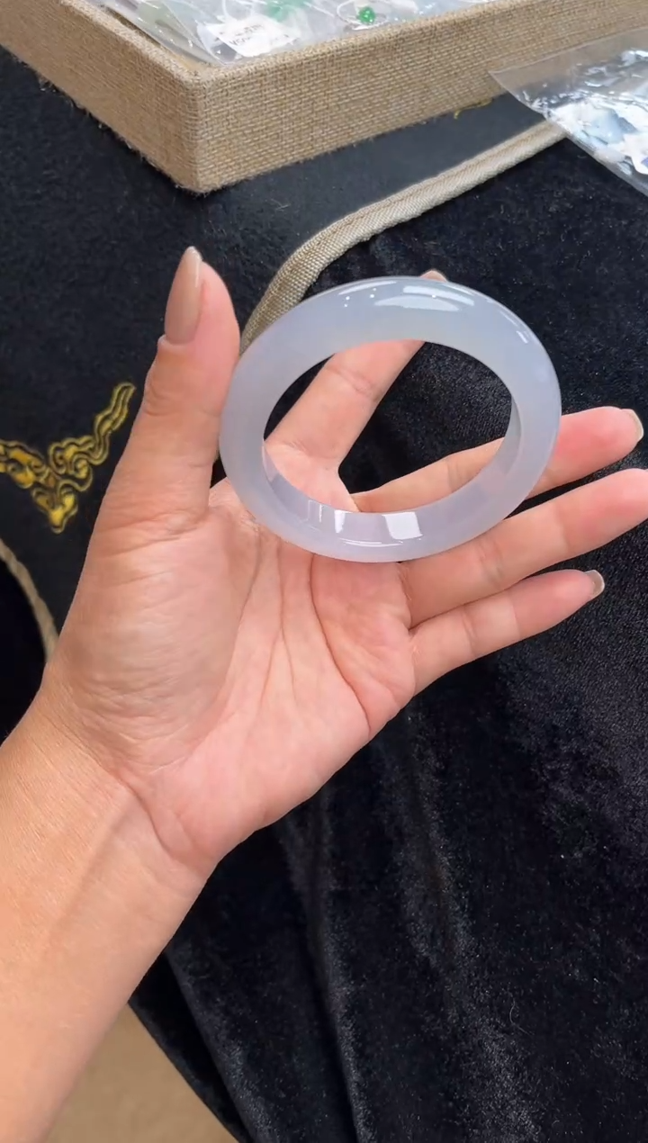 未镶嵌手镯翡翠手镯