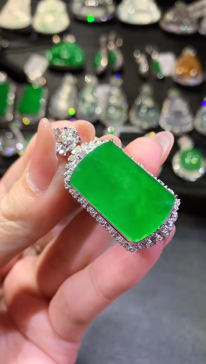 【闪购商品】翡翠吊坠(不含链)18K金镶嵌89-无事牌