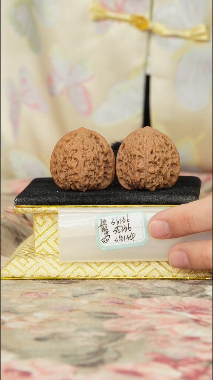 【闪购商品】文玩核桃把件密纹狮子头