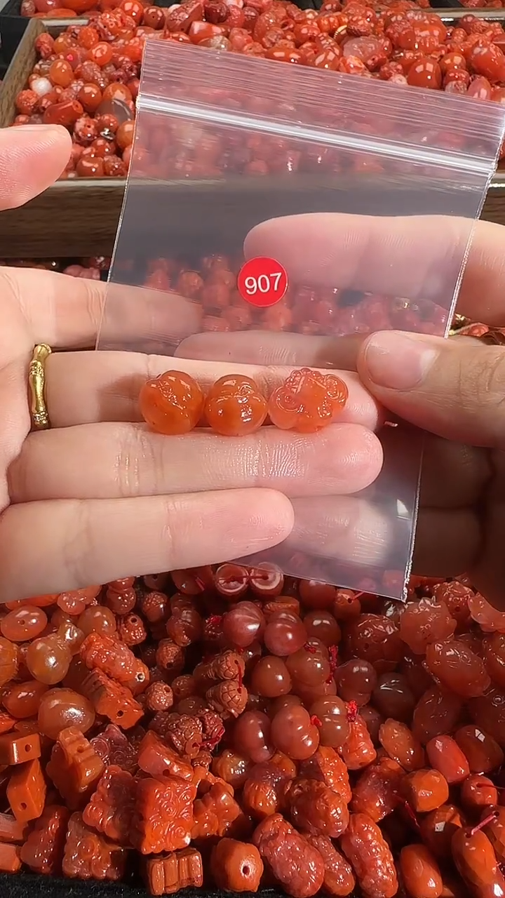 颈饰未镶嵌南红玛瑙1