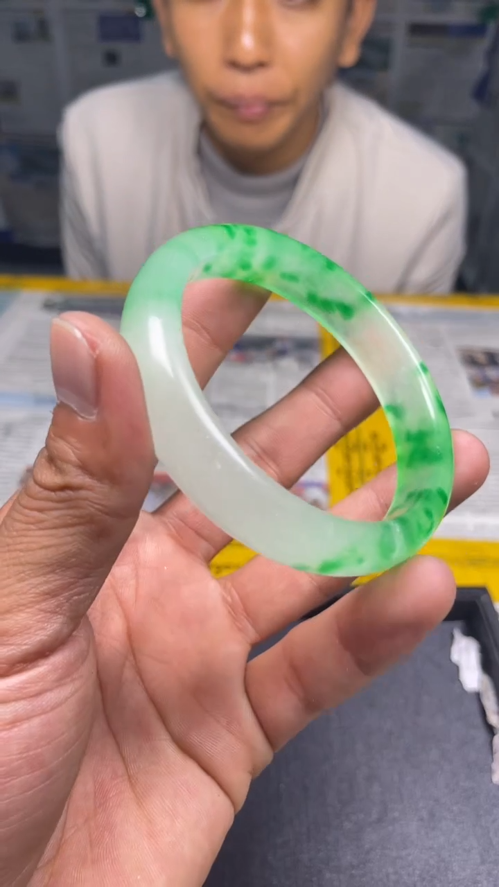 时尚精美高端手镯56