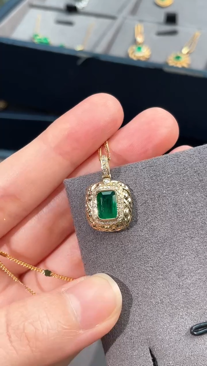 【闪购商品】祖母绿吊坠(不含链)18K金镶嵌/0.98ct/赞比亚