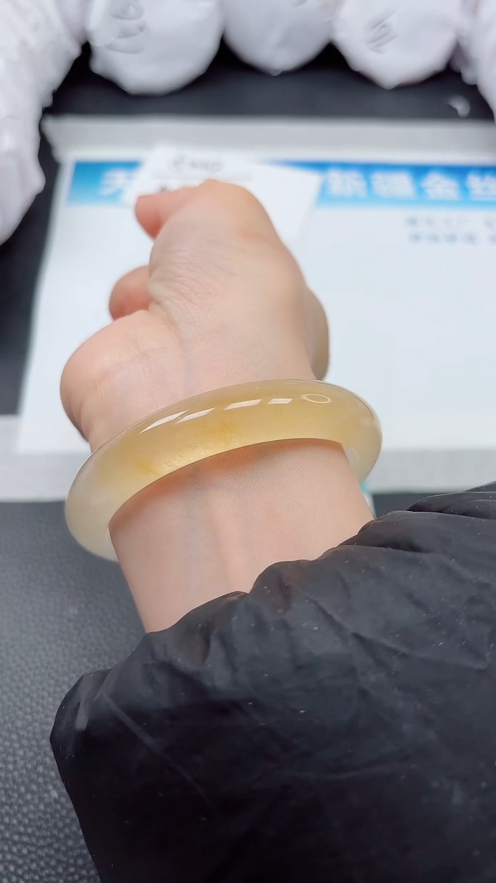 【闪购商品】石英质玉手镯未镶嵌A115