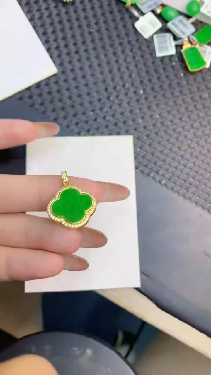 颈饰未镶嵌翡翠1