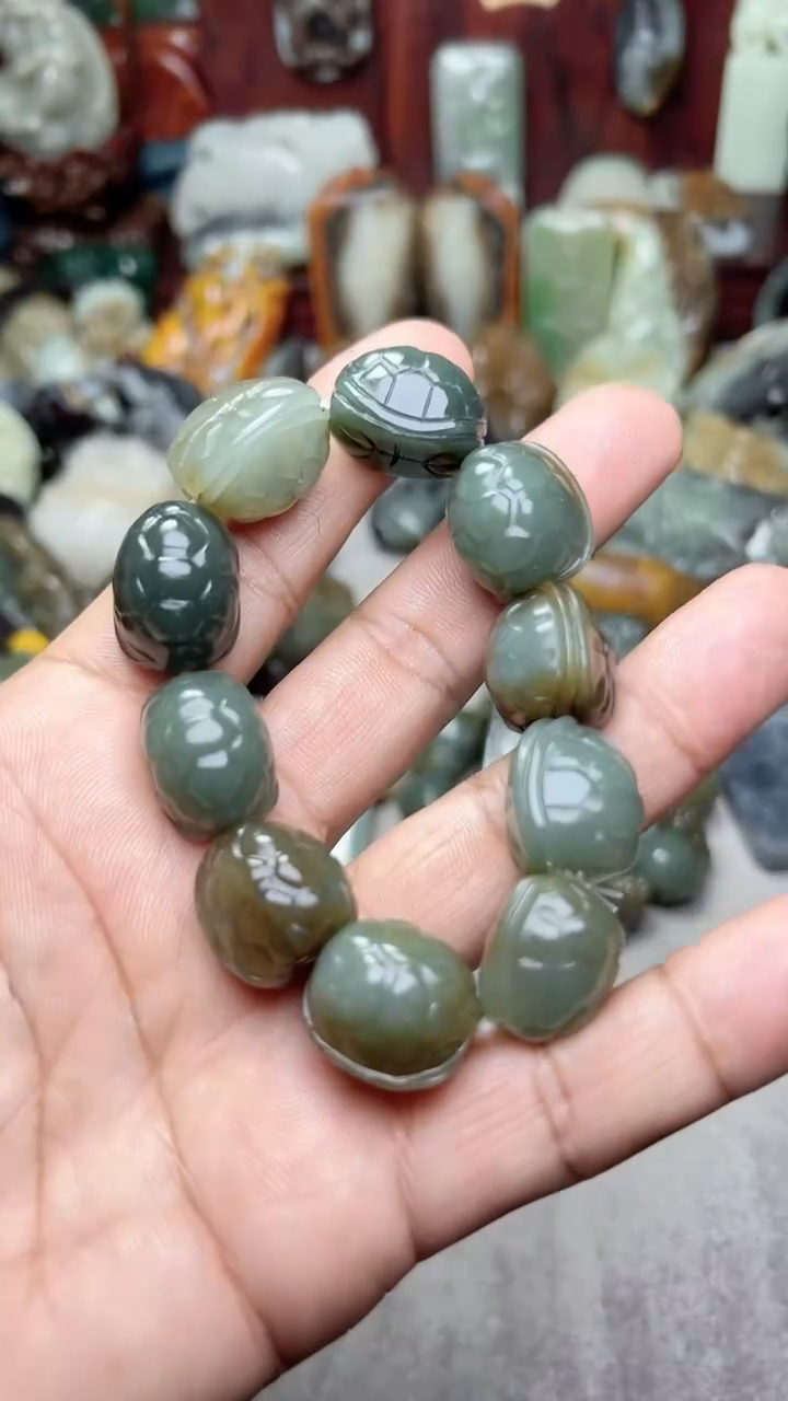 和田玉未镶嵌把件-