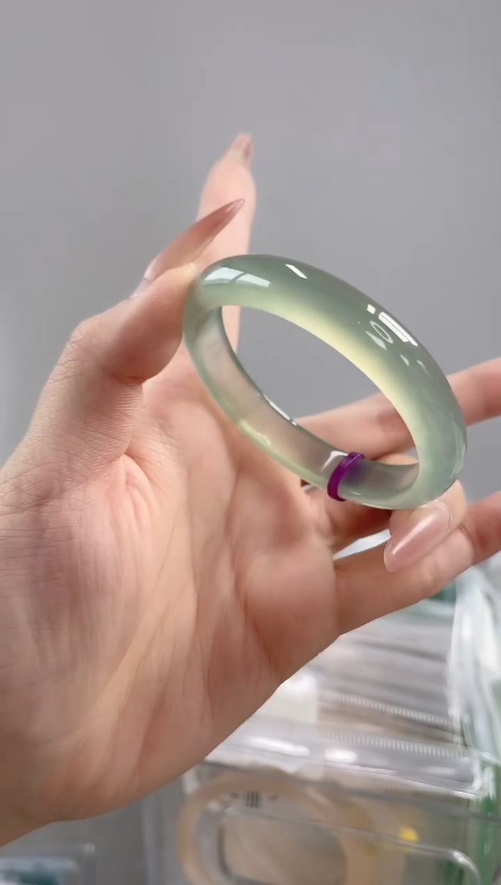 玛瑙/玉髓手镯未镶嵌52-53圈