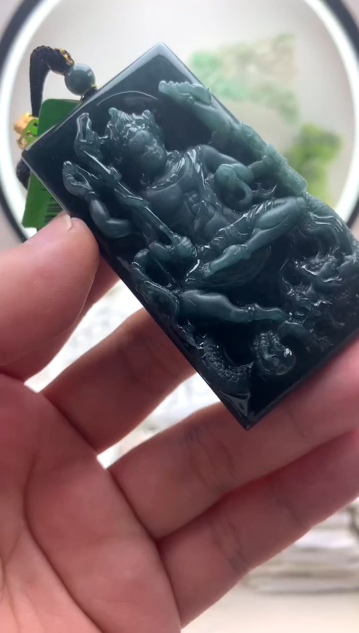 颈饰未镶嵌翡翠不动明王