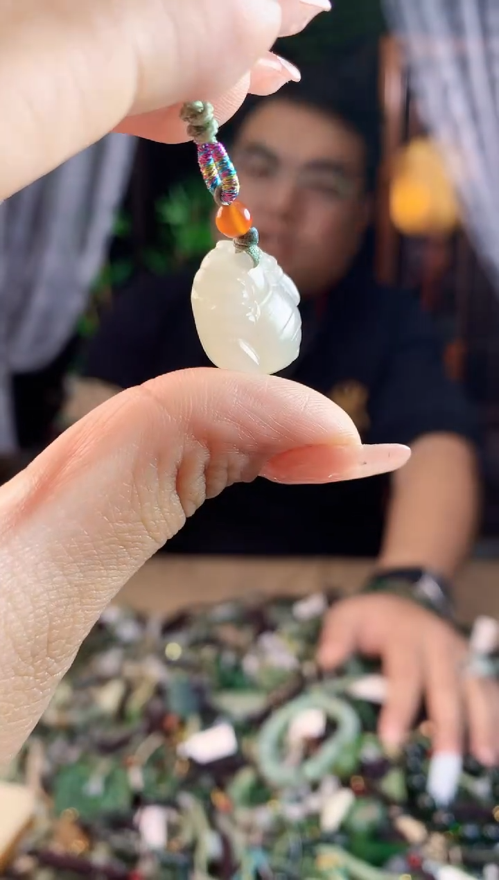 【闪购商品】和田玉挂件未镶嵌多样性发一