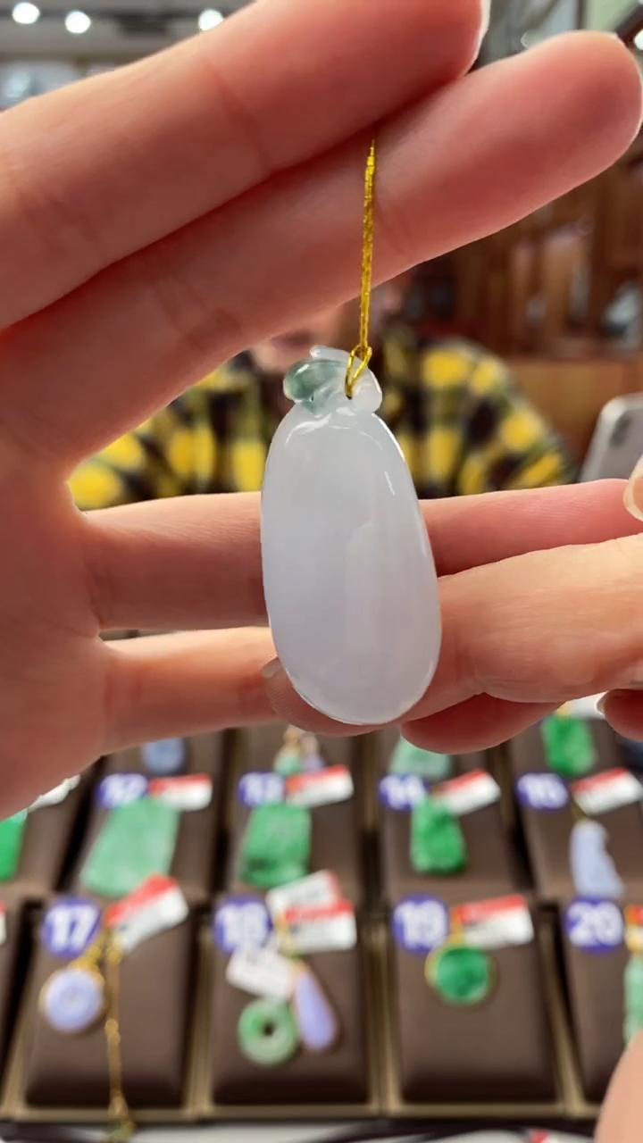 【闪购商品】翡翠颈饰未镶嵌福瓜