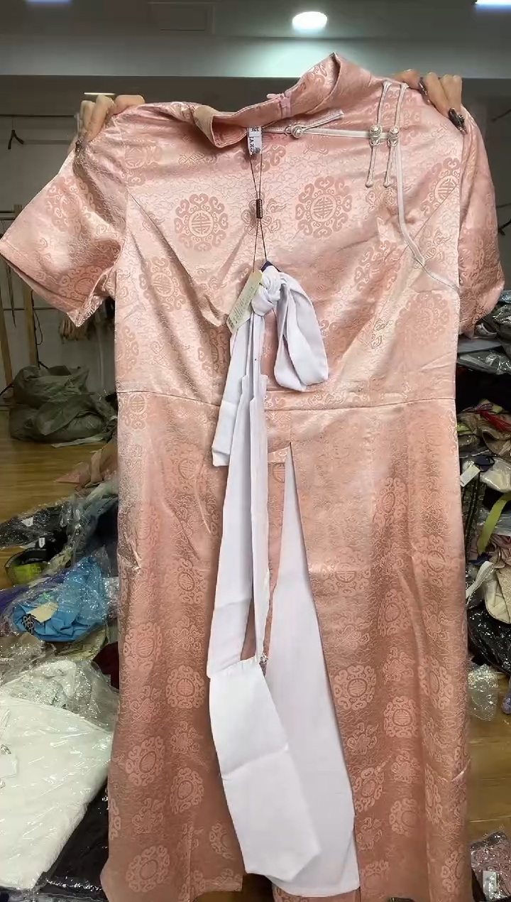 连衣裙    3XL码    135-145斤