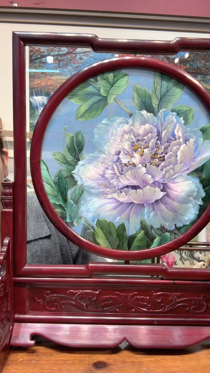 竖款非遗苏绣手工刺绣摆台