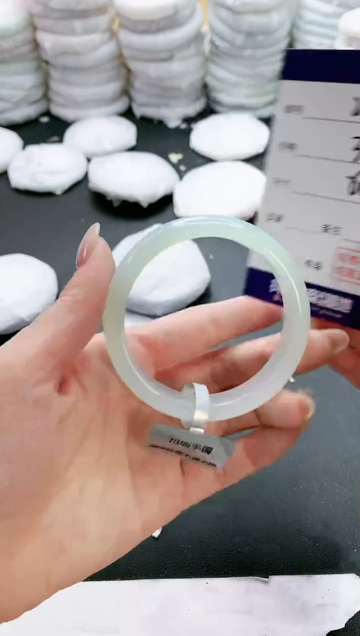 【闪购商品】玛瑙/玉髓手镯未镶嵌230