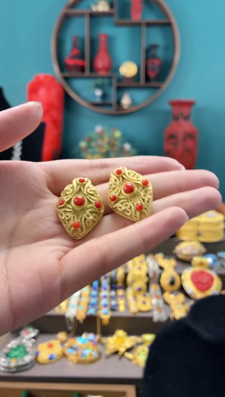 非遗手工花丝镶嵌耳钉