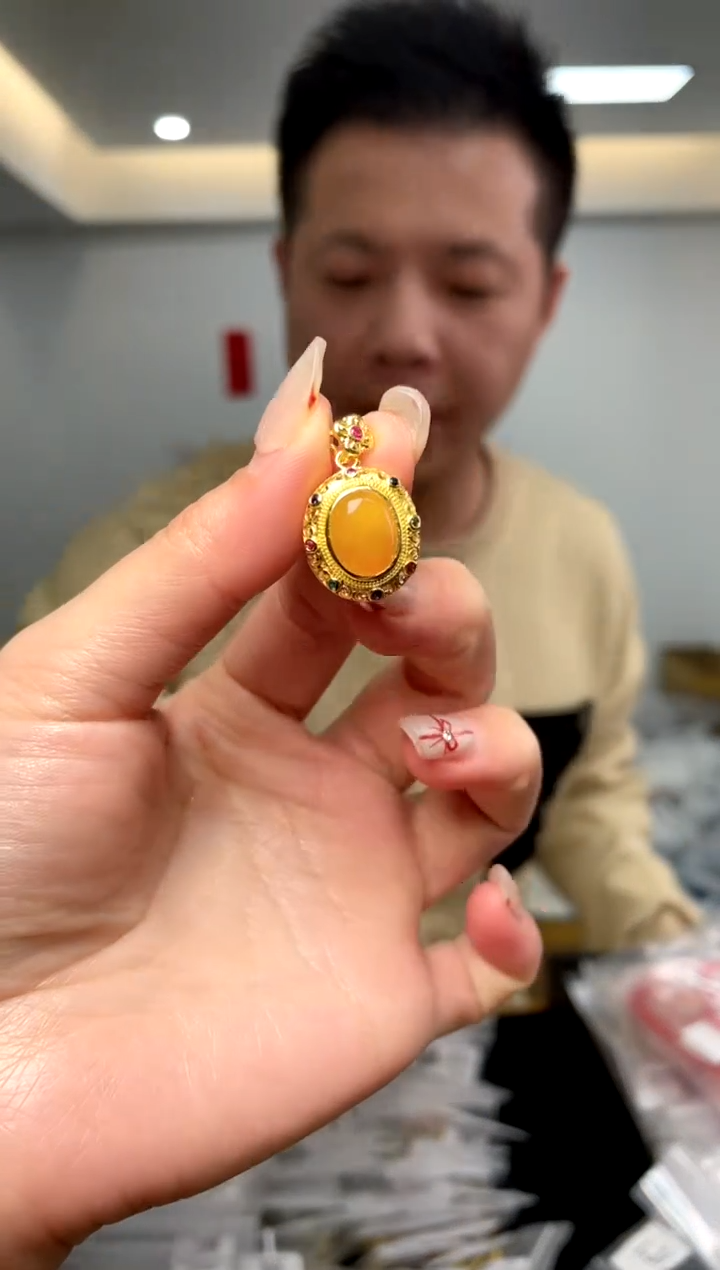 【闪购商品】蜜蜡裸石未镶嵌（多样性单个发货）