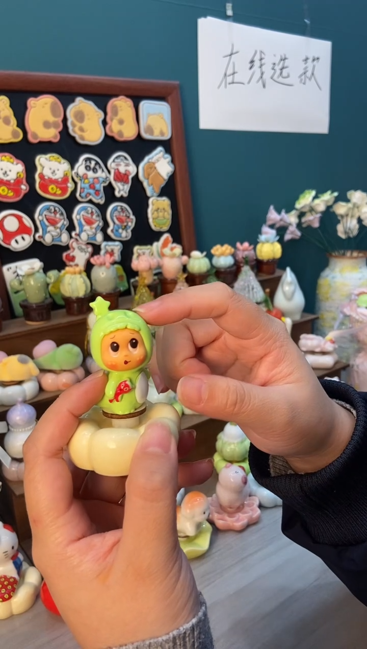 摆件陶恐龙星星人