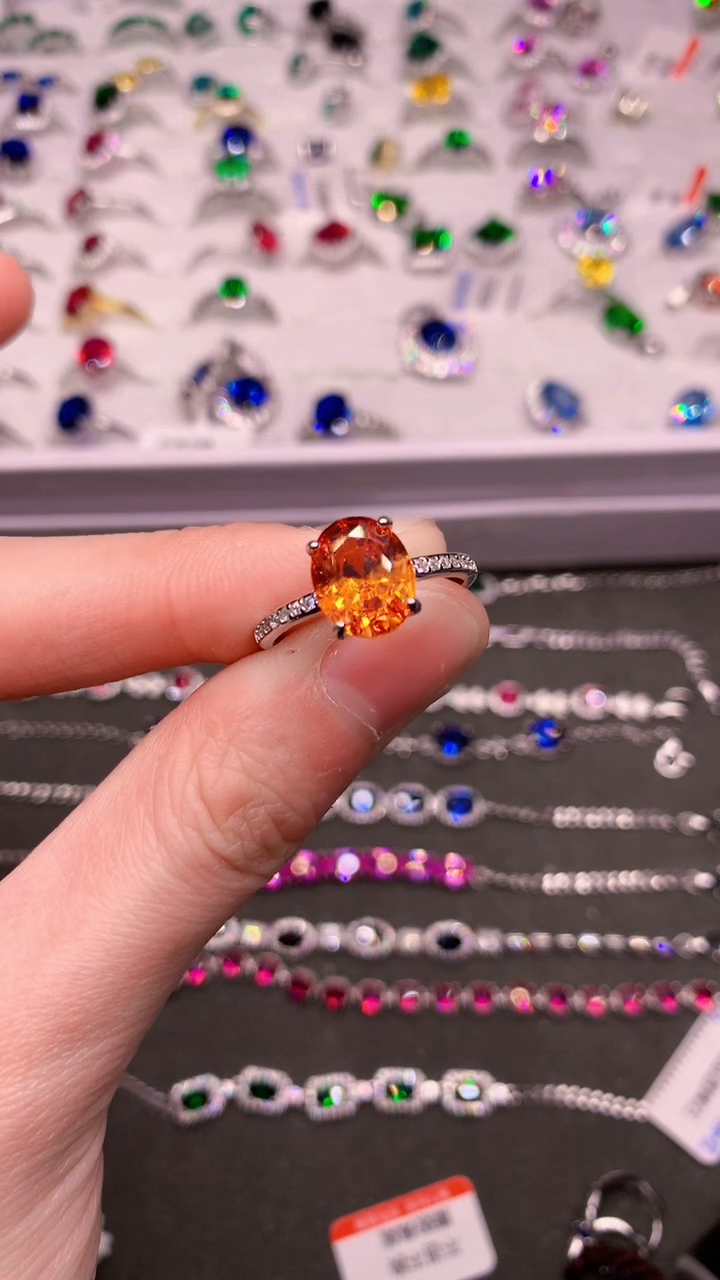 【闪购商品】彩色蓝宝石戒指银S925镶嵌......