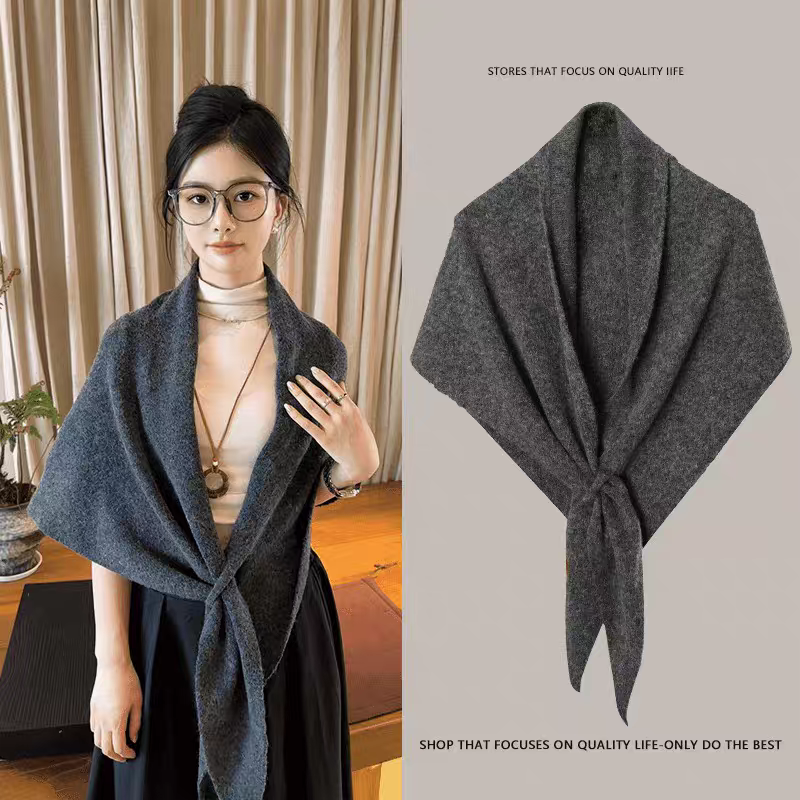 慵懒出街含羊毛三角围巾女秋冬护颈保暖围脖纯色大披肩空调房外搭
