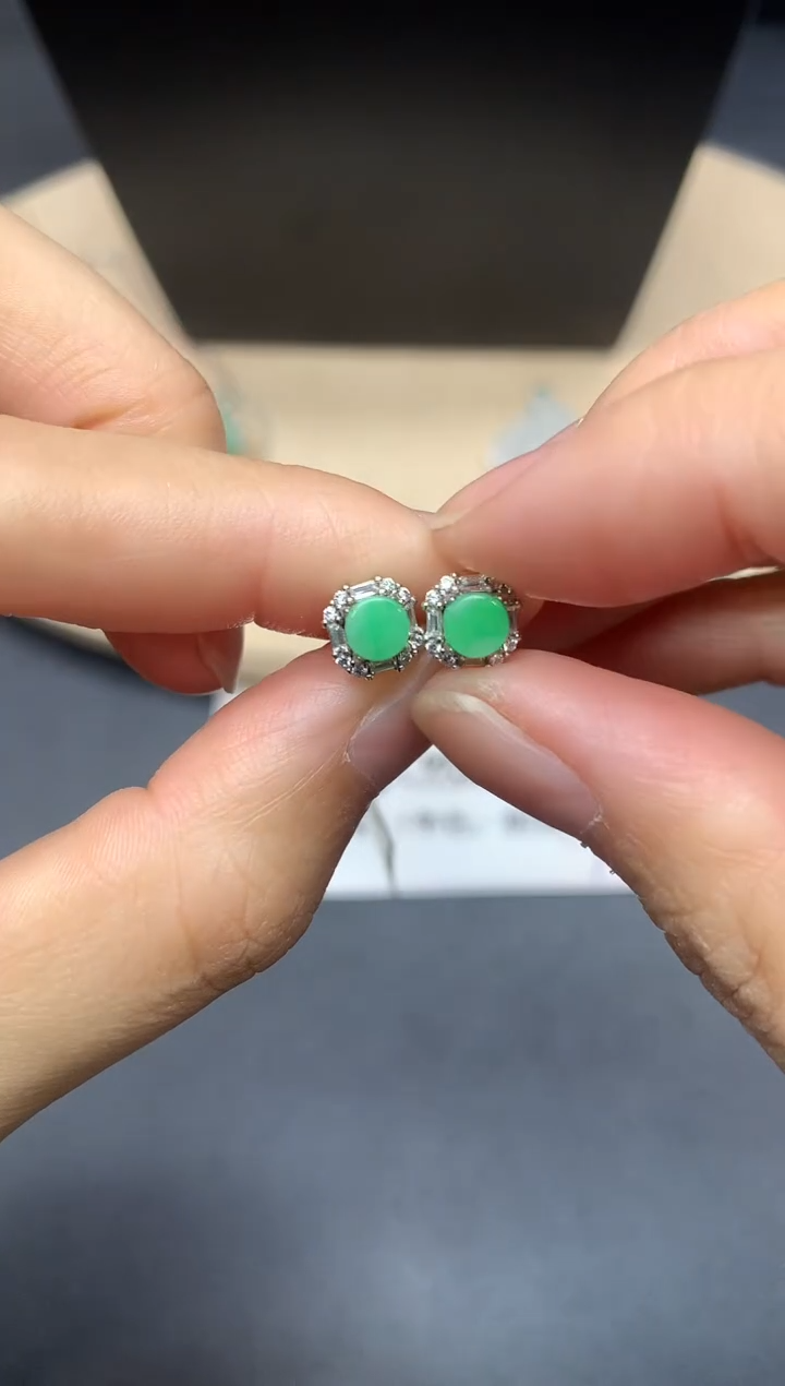 【闪购商品】翡翠耳饰银S925镶嵌无事牌【无服务费】