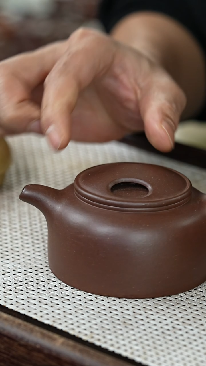 【闪购商品】紫砂茶壶@@AI13252刘建平牛盖莲子