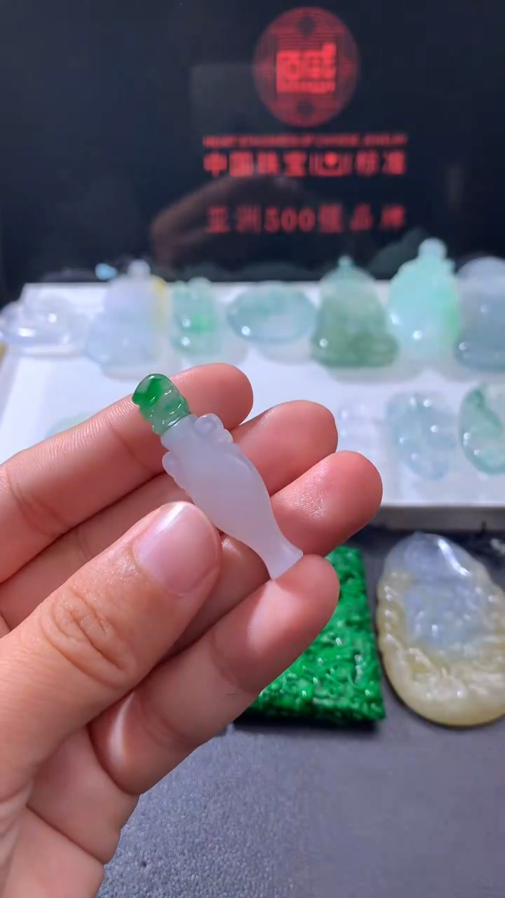 未镶嵌定制翡翠      