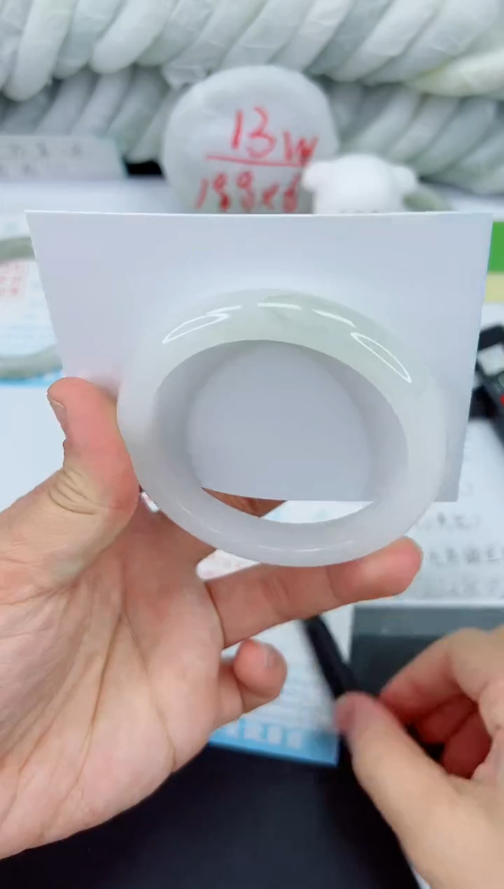 【闪购商品】石英质玉手镯未镶嵌540-58.1