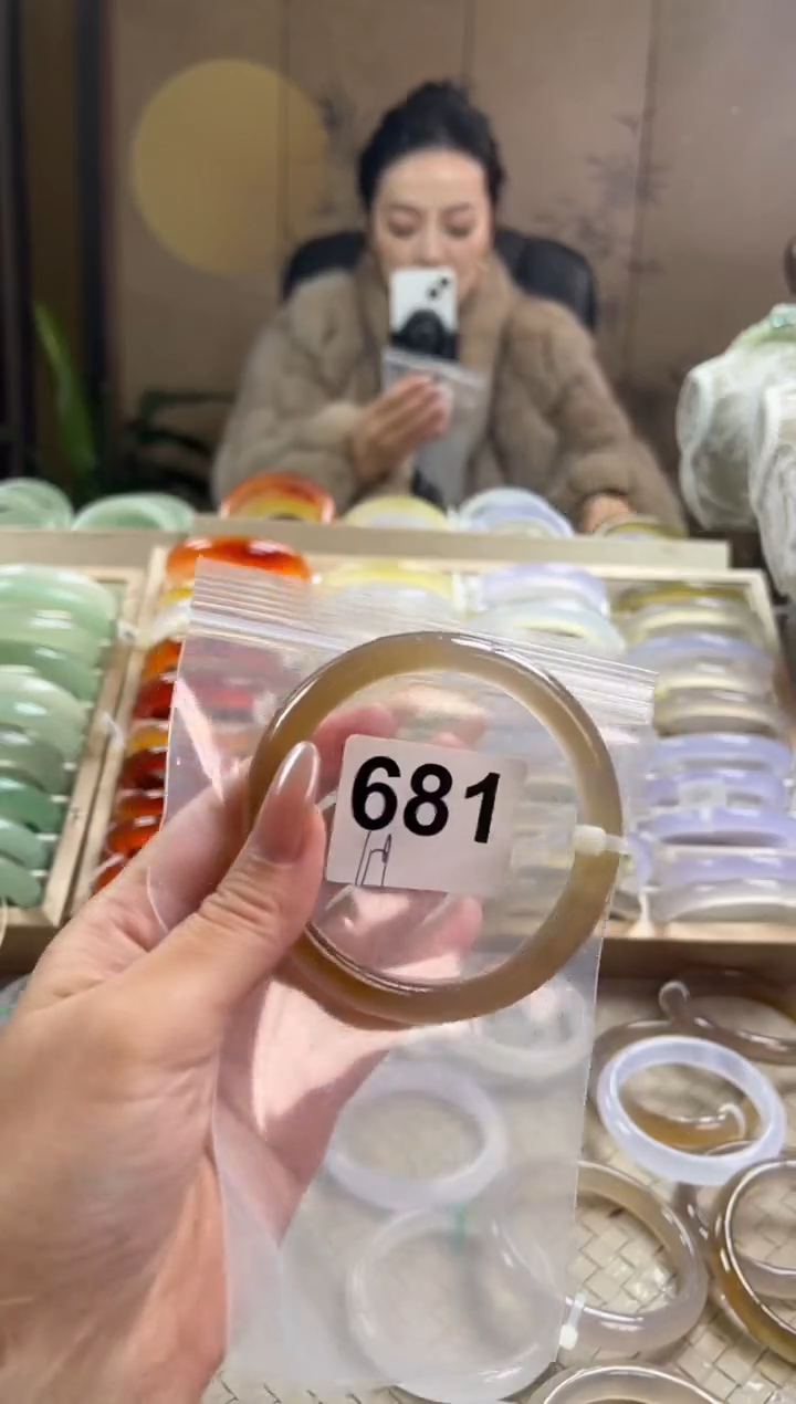 手镯玛瑙/玉髓未镶嵌681