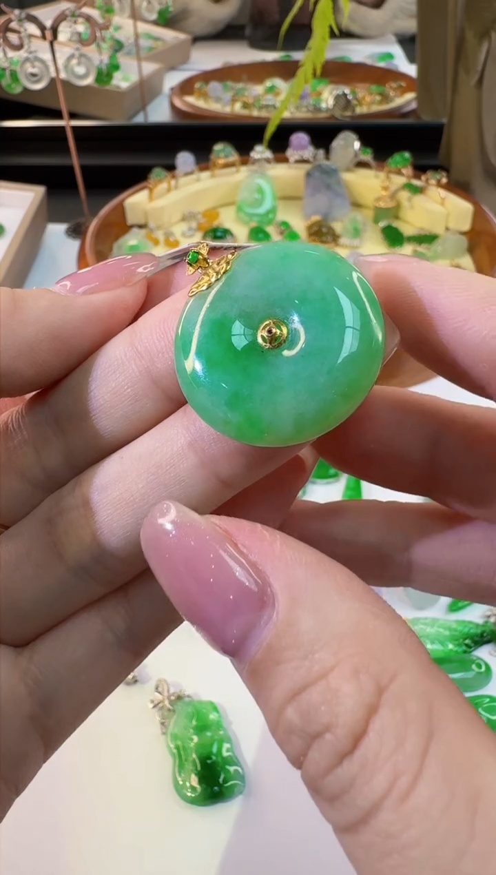 【闪购商品】翡翠颈饰18K金镶嵌缅甸翡翠A货吊坠