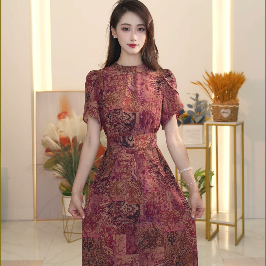 格澜芙莉2025年夏季新款高级感女装优雅气质名媛显瘦遮肚连衣裙