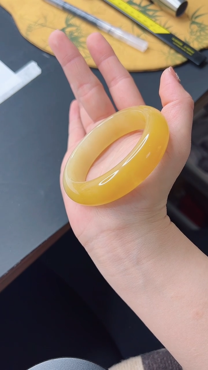 【闪购商品】石英质玉手镯未镶嵌665-56+