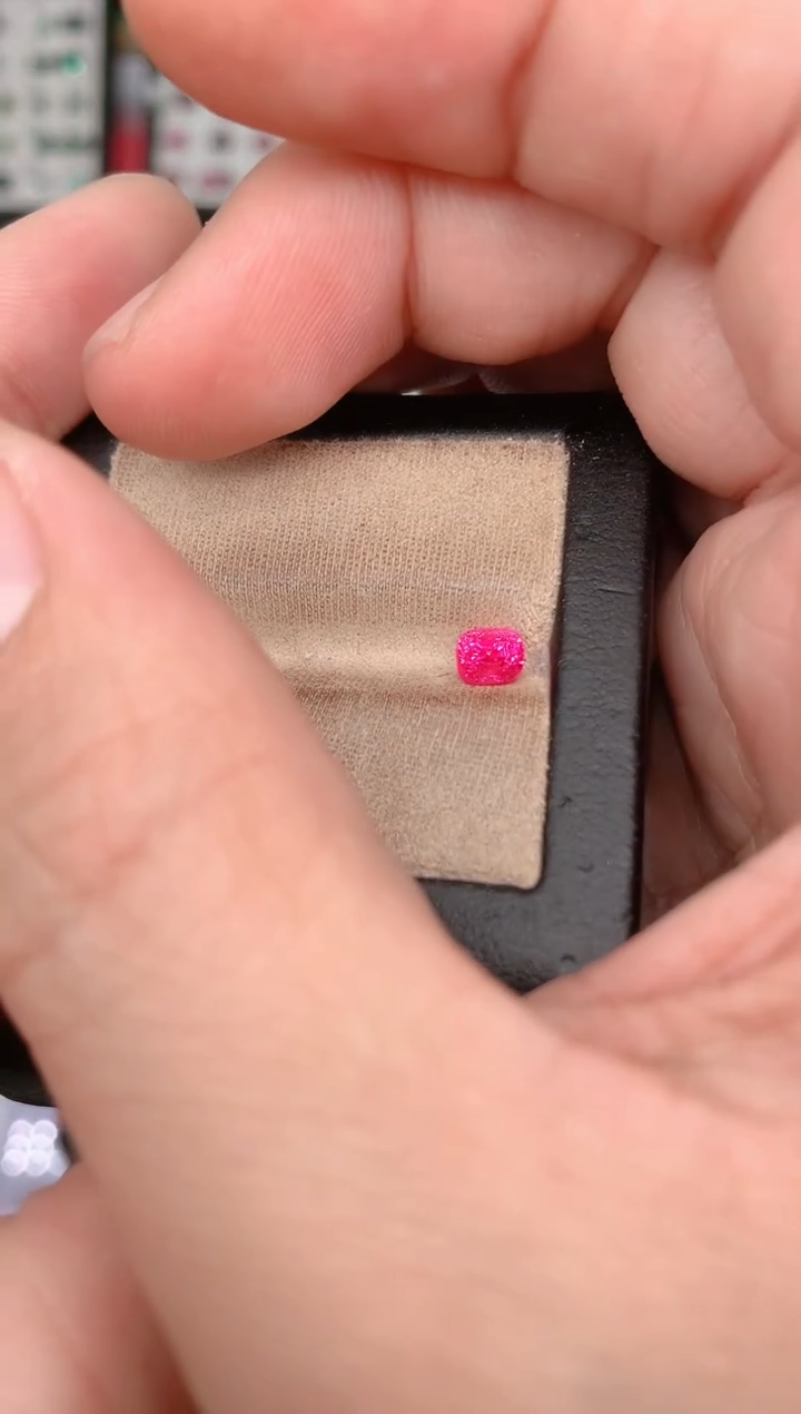 裸石尖晶石0.8ct吉尔德超级纳米亚