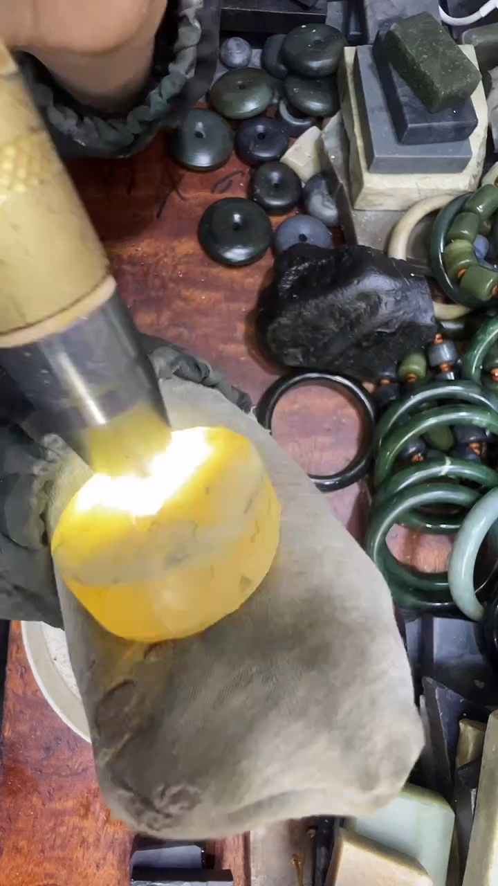 未镶嵌和田玉珠宝半成品1