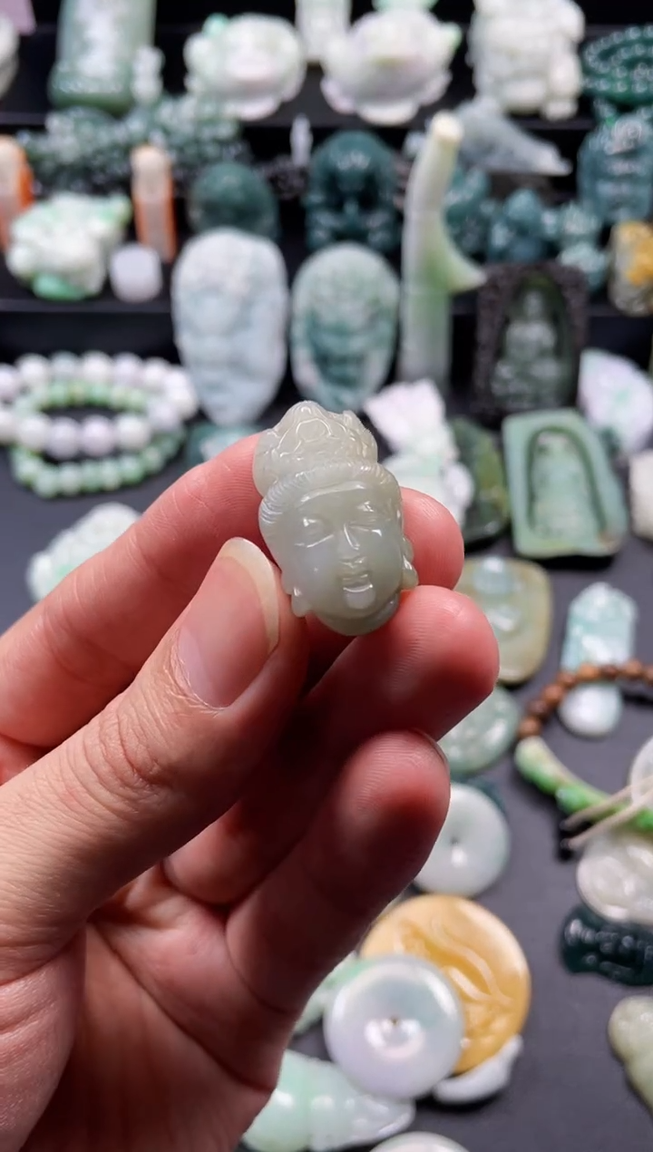 颈饰未镶嵌翡翠31  天然翡翠a货  观音头