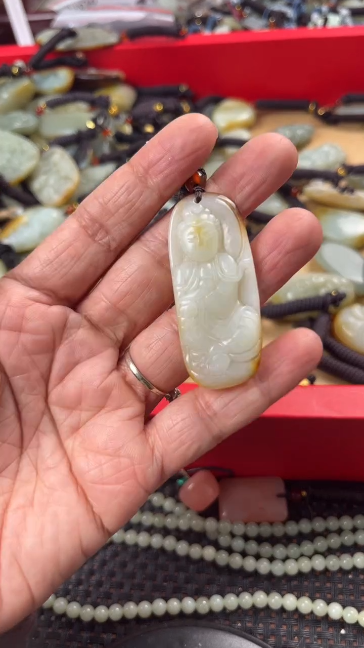 【闪购商品】和田玉颈饰未镶嵌多样性发货没有证书拍一发一有瑕