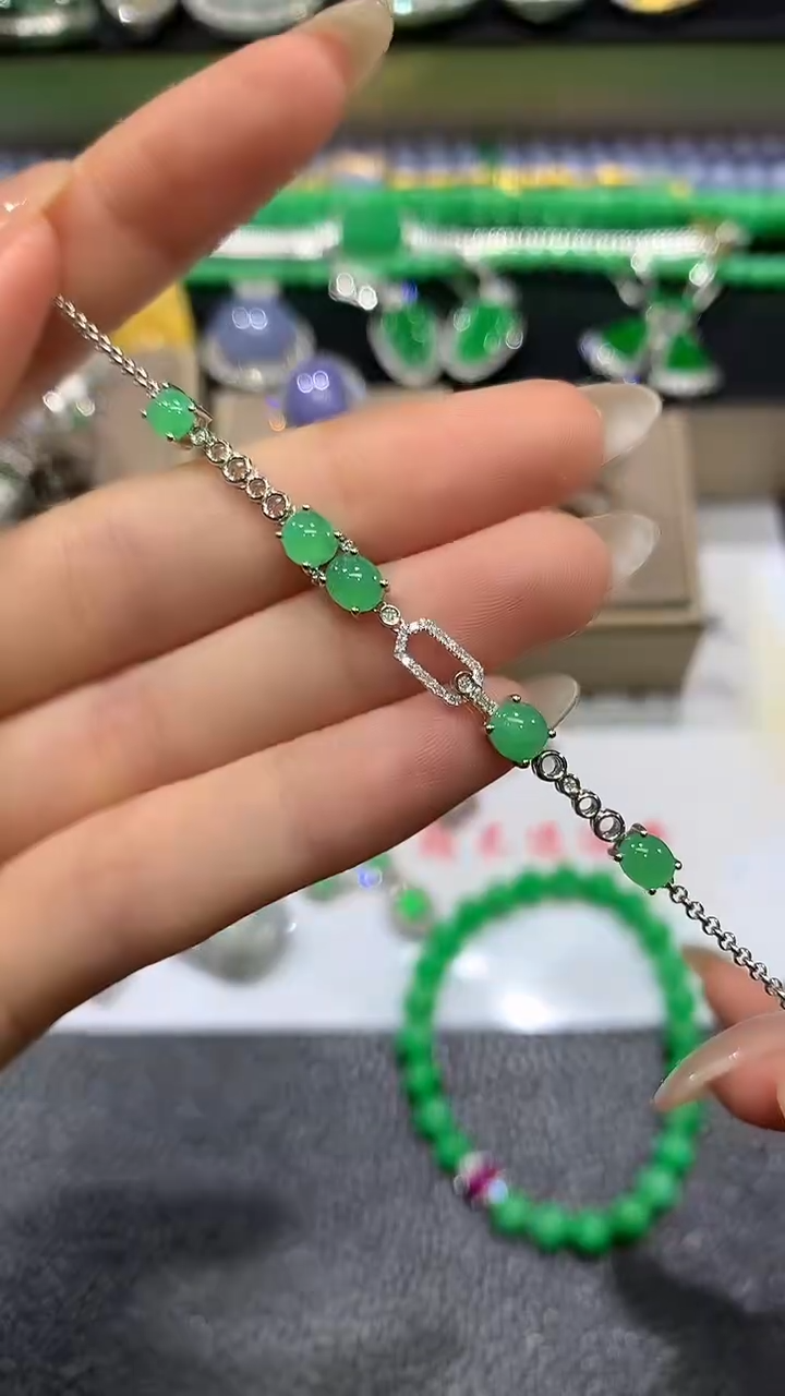 【闪购商品】翡翠手链18K金镶嵌7团购