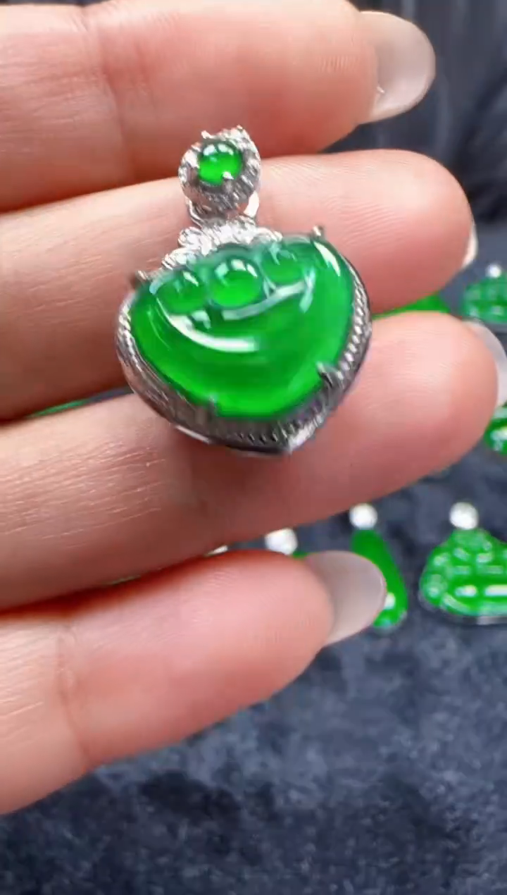 未镶嵌定制翡翠翡翠吊坠49