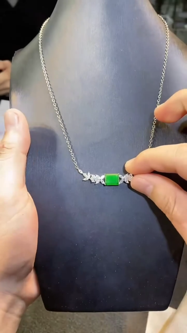 【闪购商品】翡翠吊坠(不含链)未镶嵌多样性发货不含链其一