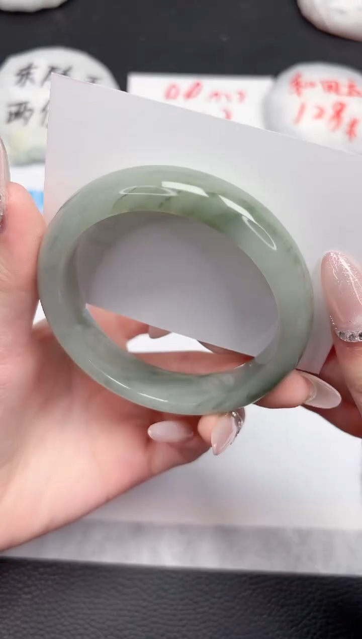 【闪购商品】石英质玉手镯未镶嵌117-58.8